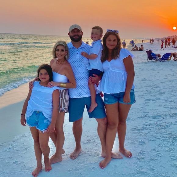 Meet your Posher, Stephanie - Picture 5 of 8